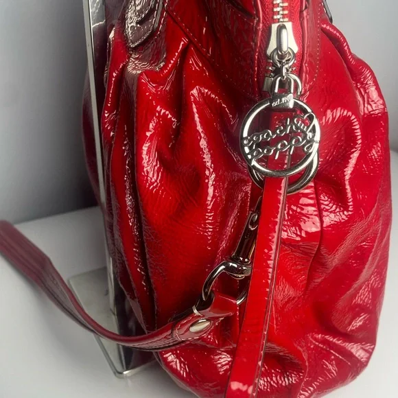 Coach Poppy RARE Flower Applique Patent Leather Bucket Bag - Picture 9 of 15